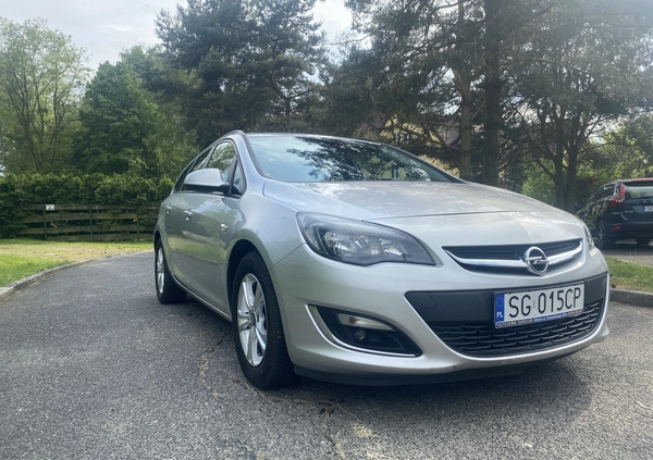 Opel Astra cena 22900 przebieg: 187000, rok produkcji 2013 z Suwałki małe 379